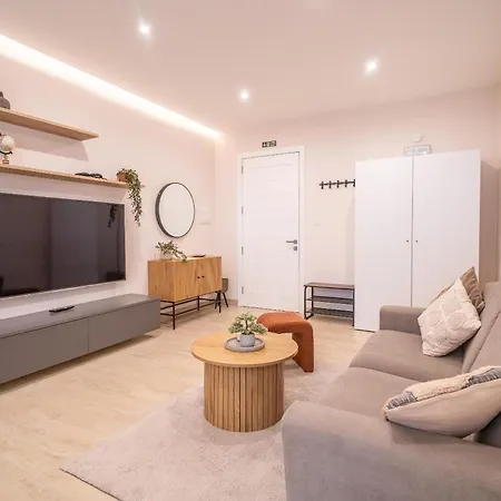 Your Warm & Welcoming In Peaceful By 360 Estates