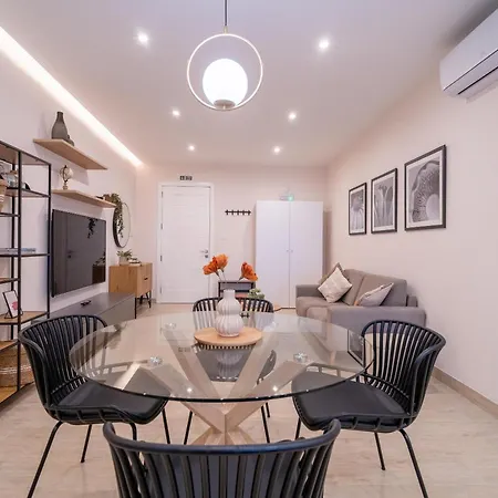 Your Warm & Welcoming In Peaceful By 360 Estates *